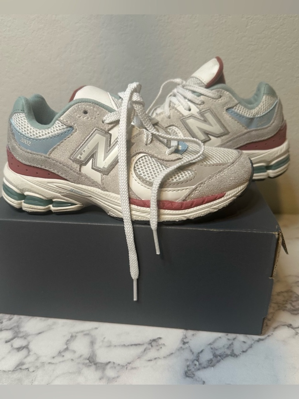 New Balance 2002 Kids Boy Girl Unisex Neutral Beige Size 13 Active Outdoor